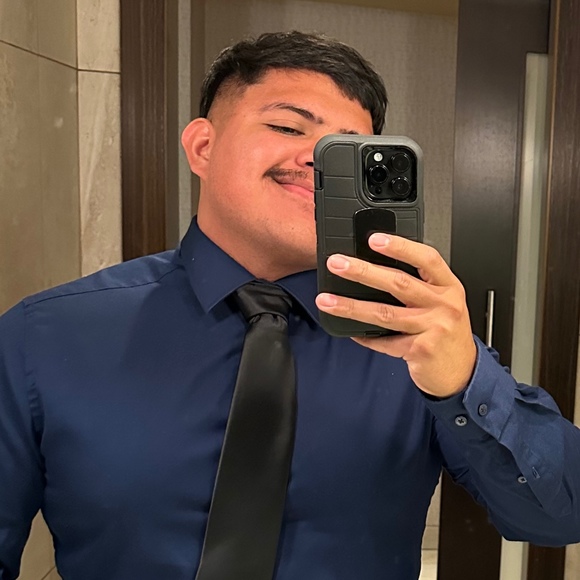 Meet your Posher, Carlos - Picture 1 of 1